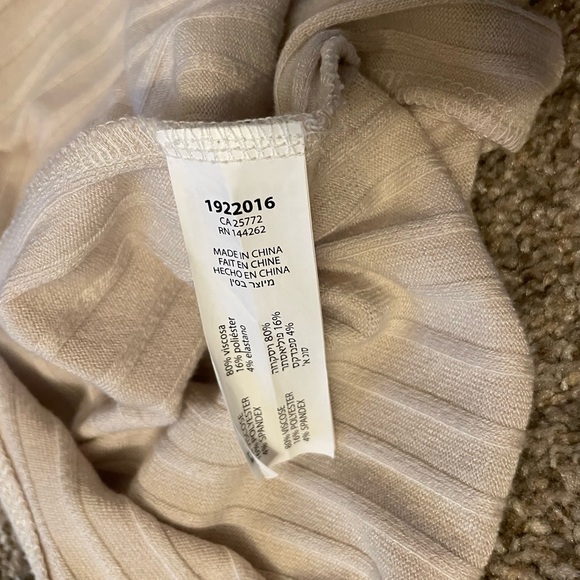 Cream ribbed dress - Picture 8 of 10